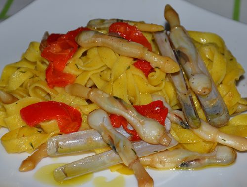 tagliatelle con cappellunghe e peperoni arrostiti