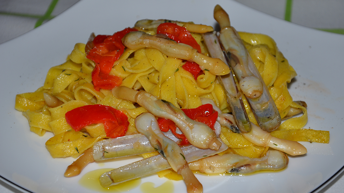 tagliatelle con cappellunghe e peperoni arrostiti