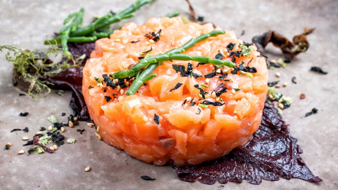 Salmone-tartare-salicornia